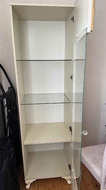 qab dolabi: Şüşə vitrinin dolabı - Rəng: krem - Üslub: klassik, yuxarı hissədə — 2