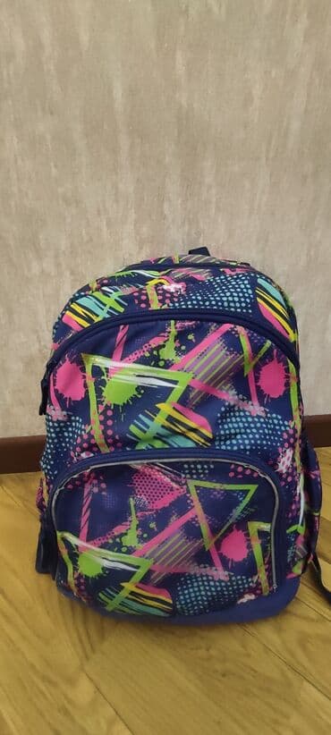 avent butulka basligi qiymeti: Məktəbli çantası yaxşı vəziyyətdədir. içinde elave cibi ve çantanin — 1