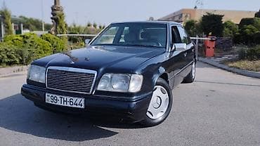 mersedes cewka: Mercedes-Benz 220: 2.2 l | 1994 il Sedan — 2
