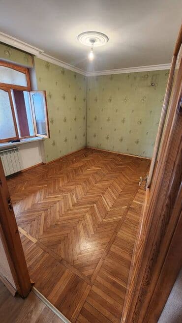 ağ şeher evler: Bakı, 3 otaqlı, Köhnə tikili, m. Əhmədli, 65 kv. m — 2