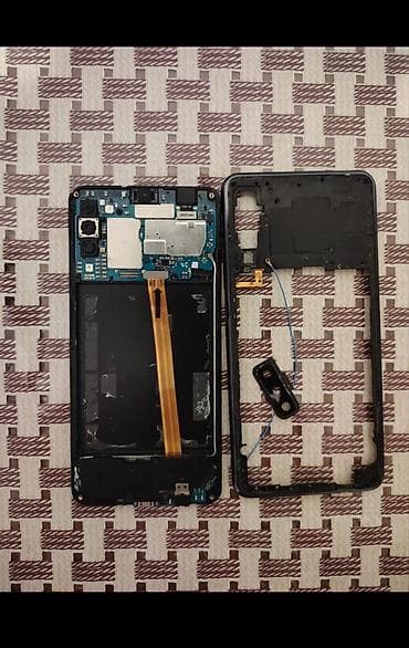 Samsung Galaxy A7 2018, 64 GB, rəng - Qara, Barmaq izi, İki sim kartlı, Face ID