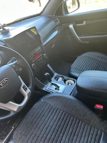 Motonəqliyyat: Kia Sorento: 2 l | 2011 il Ofrouder/SUV — 7