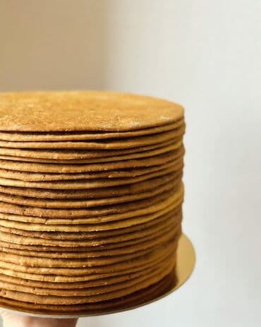 2 mertebeli tortlar: Ev üsulu “Medovik” bal tortu - Klassik reseptlə, çoxqatlı bal biskvit — 2