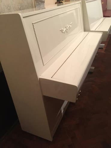 пианино беларусь: Pianino БЕЛАРУСЬ Rusiya stehsalı Ağ rəngli. Cox yaxcı vəziyyədədi — 1