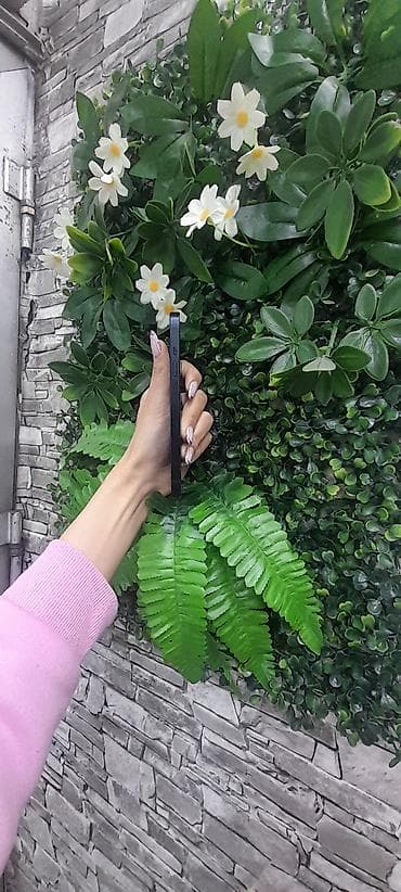 nokia e 72: IPhone 13, 128 GB, Qara, Face ID — 2