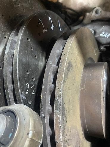 dirsek: "Mercedes" əyləc diski Şəhər: Bakı Elanın növü: Ehtiyat hissələri — 5