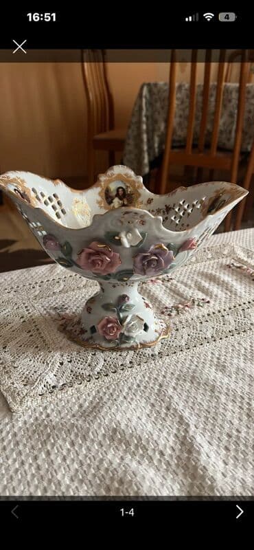 Süni güllər: Bir vaza, Farfor — 1