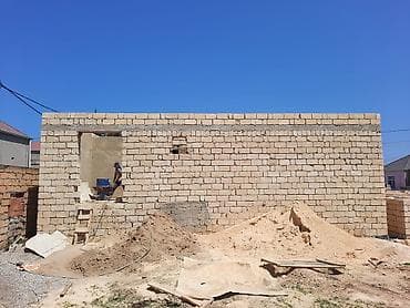 Satılır: tikintisi davam edən 1 mərtəbəli fərdi yaşayış evi və torpaq