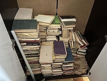 kitab şkafı: Sovet dövrünə aid böyük kitab kolleksiyası - Təxminən bir neçə yüz — 3