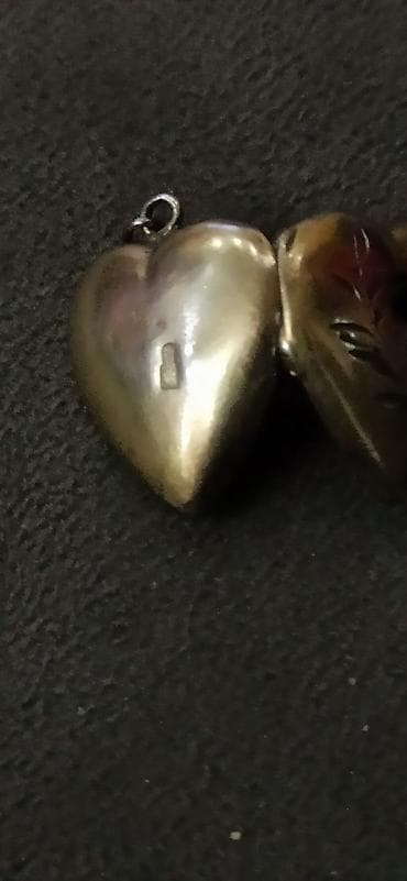 Серебряный брошка советских времён. 5 грам 120 манат, кулон — 8