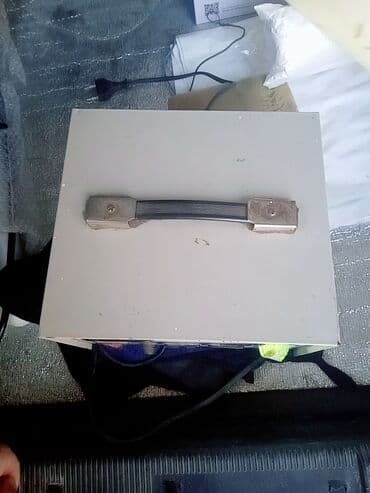 чехлы на авто: Maşin Akumyatoru ucun xususi duzelme zaryatqa aparati satilir.yatmiş — 2