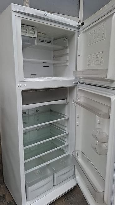 hotpoint: 2 qapılı Hotpoint Ariston Soyuducu Satılır, rəng - Ağ — 2