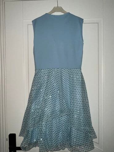 Dəstlər, kostyumlar: Zərif ziyafət geyimi 1 dəfə geyinilib Ölçü: 38 Qiymət: 25 manat Əlaqə — 2