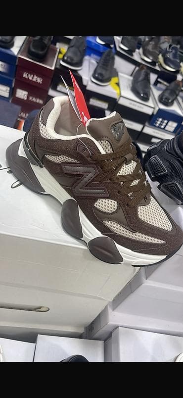 kedlər: Yeni new balance model 3 rengi var ve razmerleride mövcuddur — 3