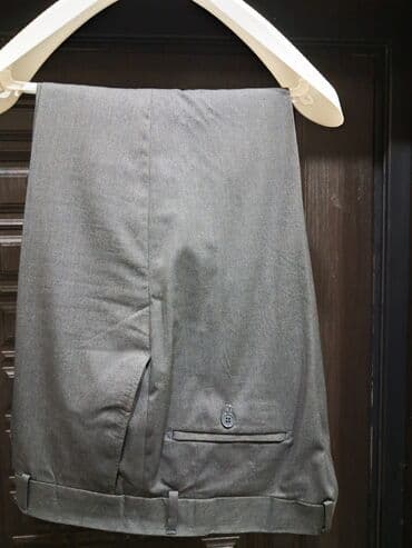 yeni geyim: Demek olar ki yenidir. 54-56 razmer kishiye gedir. Klassik kostyumlar — 4