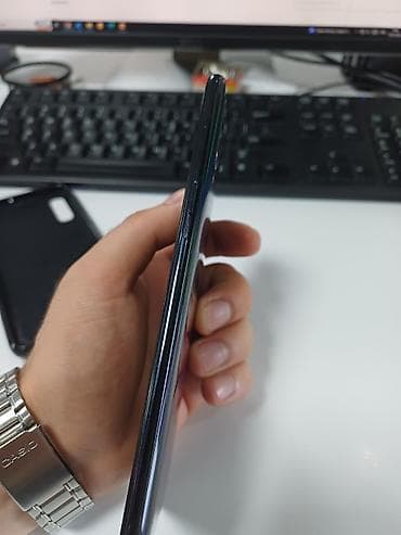 Samsung Galaxy A70, 128 ГБ — 2