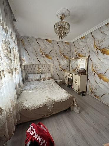 Təsvir: - Xırdalanda 3 otaq 1 metbex heyet evi satılır.Metbex
