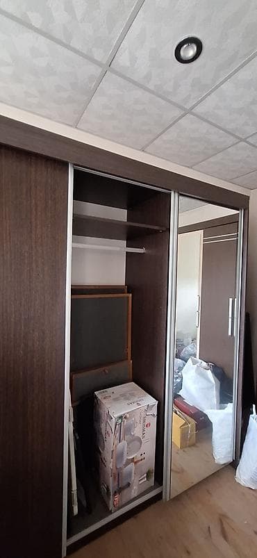 kupe dolablar: İşlənmiş, 3 qapılı, Güzgülü, Qəhvəyi, Digər material, Kupe, Düz dolab — 3