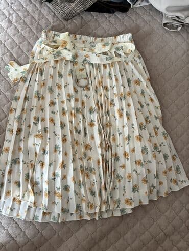 qadın cemperləri: Qadın ətəkləri dəsti - Qara atlas/parlaq teksturalı ətək – dizə yaxın — 5