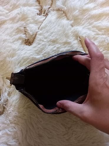frida aksesuar: Sumka yenidi aldim istifade etmedim kiçik ölçudedi cibi yoxdu unvan — 3