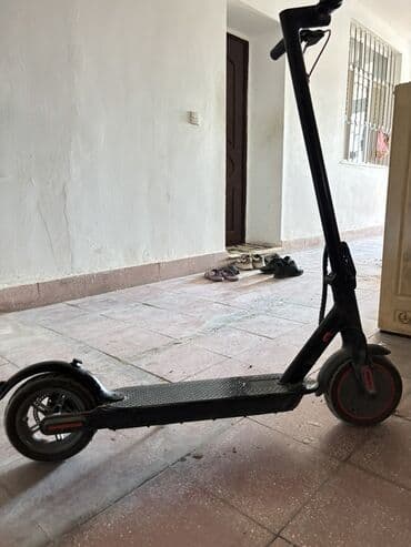 самокат детский: Б/у Электросамокат 10", 251 - 350 Вт, 26 - 35 км/ч, Самовывоз — 1