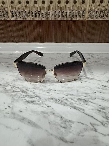 Şəxsi əşyalar: Gün eynəyi — 9