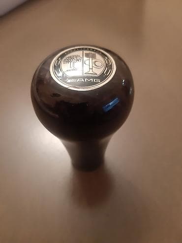 AMG ötürmə qolu başlığı - Dizayn: Üst hissədə AMG loqosu və emblemli — 1