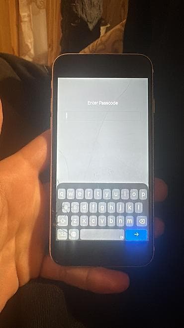 kredit telefon iphone: IPhone SE 2022, 128 GB, Ağ, Qırıq, Face ID — 8