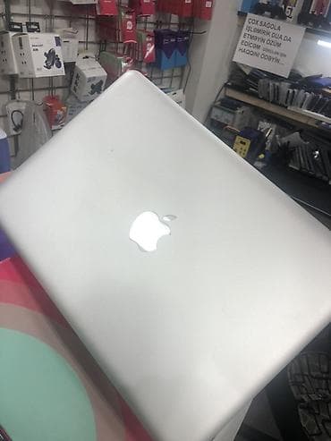 Apple MacBook Pro noutbuku - Korpus: gümüş rəngli alüminium unibody