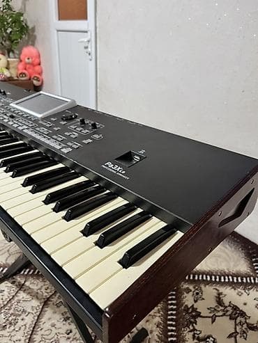 купить синтезатор бу: Синтезатор, Korg — 1