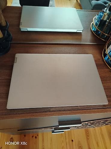 Lenovo noutbuk - Model xətti: Lenovo (metallik-gümüş korpus, nazik — 1