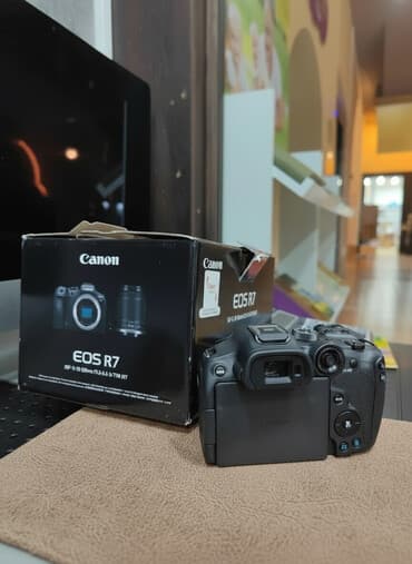фотоаппарат с моментальной фотографией: Canon EOS R7 Çox az istifadə olunub, cəmi 4000 shutter. Heç bir — 1