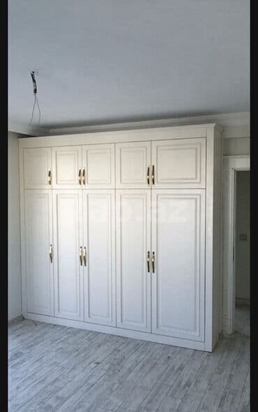 белая мебель в стиле прованс: Прямой шкаф, Для спальни, Для одежды, Распашной, Встраиваемый — 1