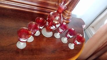 Qırmızı şüşədən hazırlanmış dekorativ içki dəsti - Tərkib: 1 ədəd