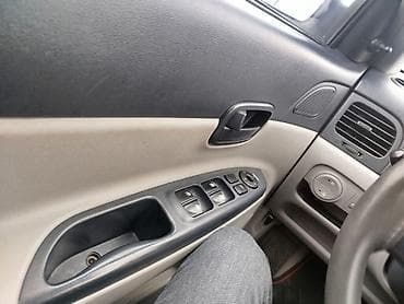 hundai accent 2011: Hyundai Accent: 1.6 l | Sedan — 2