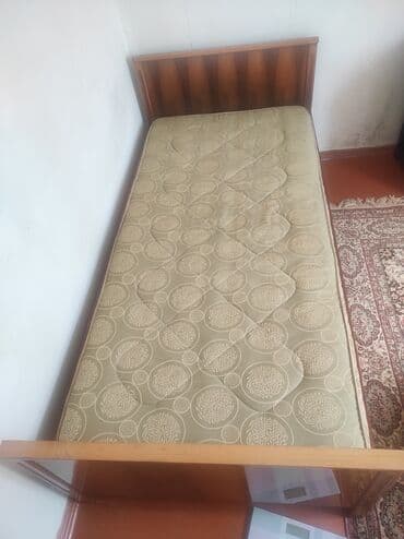 işlənmiş taxtalar: Б/у, Односпальная кровать, С матрасом — 1