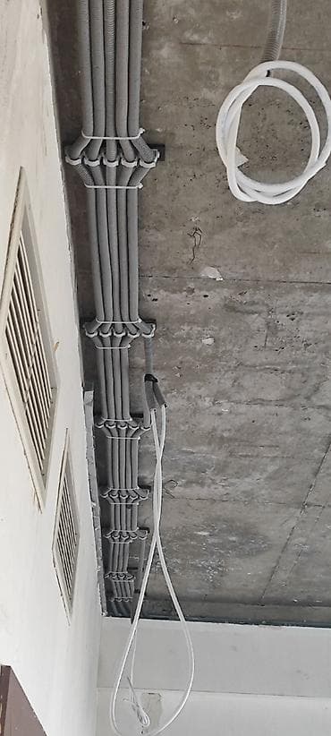 Elektrik. İstəyinizə uyğun hər növ elektrik işləri peşəkar usta