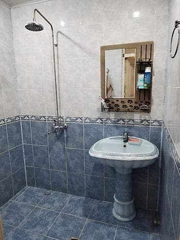 ev saatı: Gencede Ev Nerman nermanov pırasbekte 5 otaqdi — 2