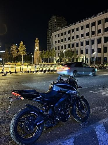 Bajaj - Pulsar NS200, 200 sm3, 2022 il, 31000 km — 3