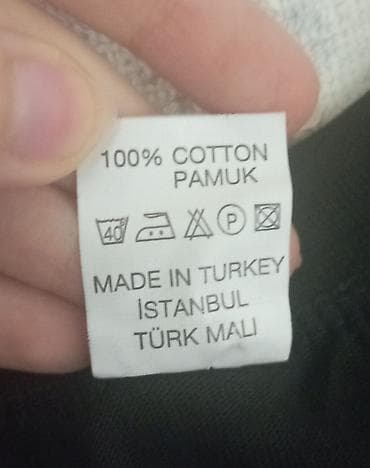 Kişi geyimləri: Anime temalı qara T‑shirt - Material: 100% pambıq (etiketdə — 2