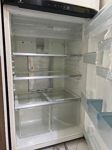 mikro dalgali soba: İşlənmiş 2 qapılı Sharp Soyuducu Satılır — 4