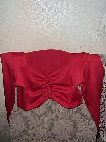 oryental geyimi: Qırmızı uzunqol kroptop - Model: V-yaxa effektli, ön hissədə büzgülü — 6