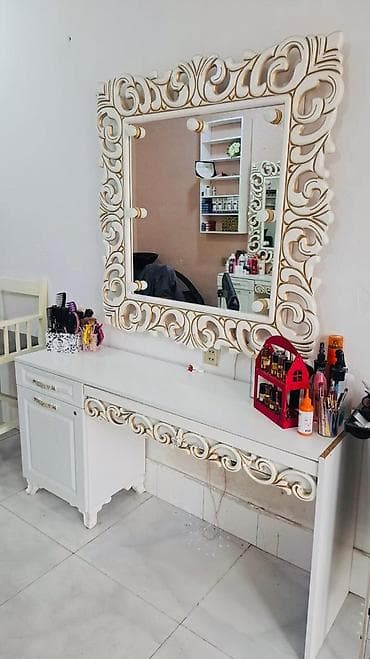 ikinci el mebeli: Salon üçün dəst - 2 ədəddir - Masazır, NAZA Tərkibi: - Ayna: iri — 1