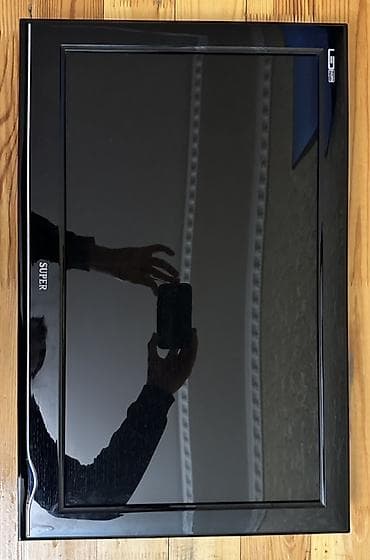 SUPER markalı LED HDTV - Ekran: təxminən 23–24 düym (diaqonal)