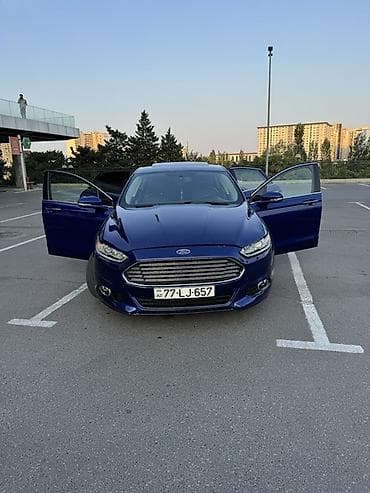 balta disk: Ford Fusion sedan – mavi rəng, 4 qapı, ön və arxa park yerlərində — 7