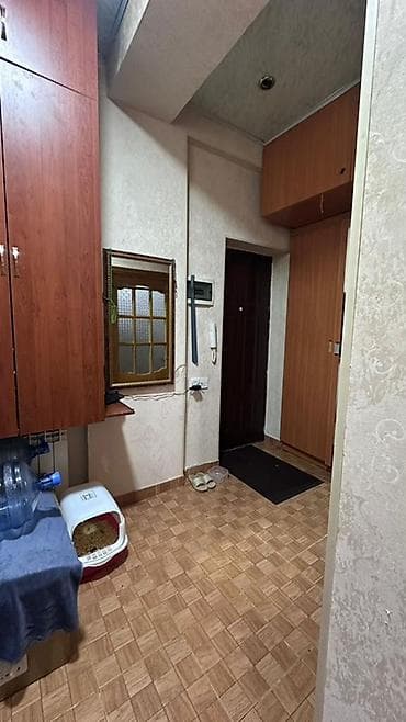 xalqlar dostluğu ev: Məhsul: 2 otaqlı mənzil (daxili fotoşəkillərdə göstərildiyi kimi) — 4