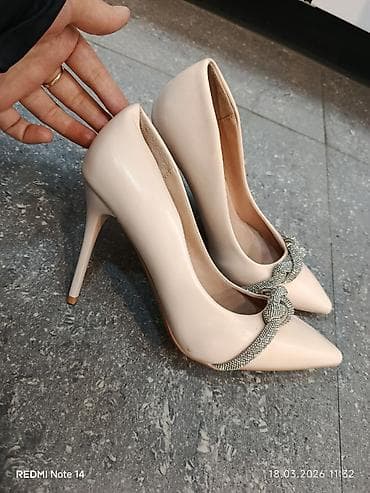 ayaqab: Məhsul: Qadın yüksək dabanlı tufli - Rəng: Açıq bej/nude - Model: İti — 2