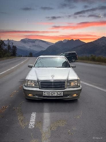 Mercedes-Benz C-Class: 2.2 l | 1996 il Sedan — 5