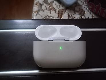 macbook pro 14: Zəhmət olməsə lalafoya yazın Apple AirPods Pro 2 şarj qabı -Model — 6