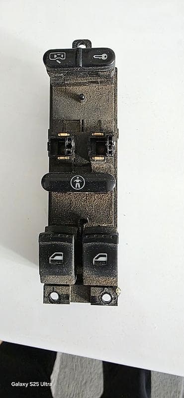 kia açar: Volkswagen 2001, 2001 il — 1